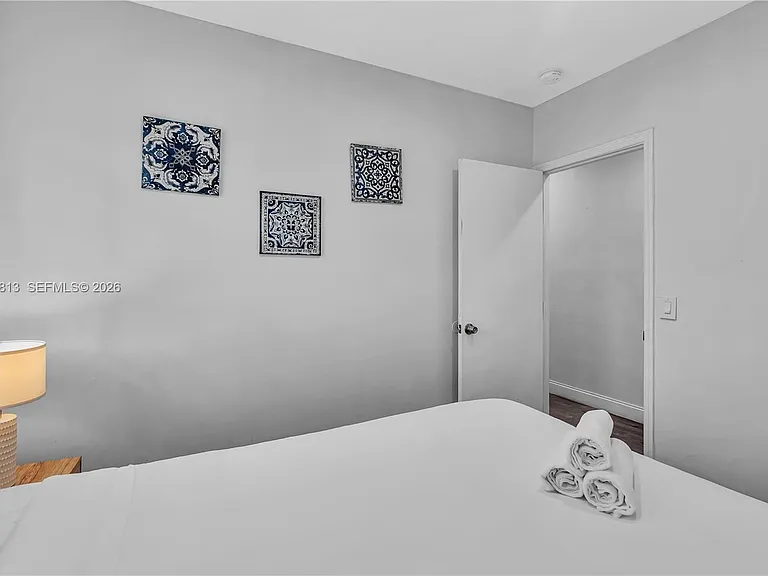 10002 E Bay Harbor Dr #6 — Photo 2