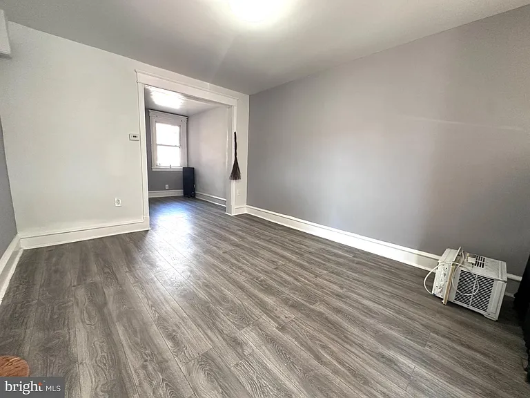 3948 Howland St — Photo 2