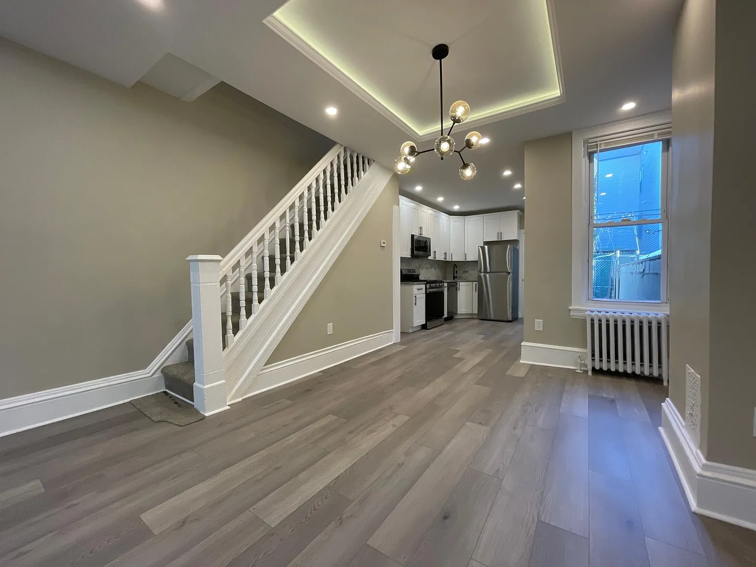 3 bed, 1.5 bath, 1150 sqft, $2,410 — Photo 4