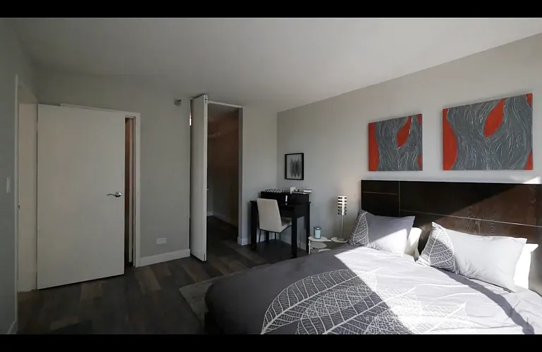 40 E Delaware Pl — Photo 17