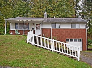 3140 Vermont Dr, Lower Burrell, PA