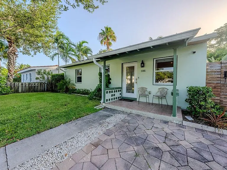 1305 NW 5th Ave — Photo 1