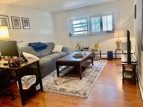 3rd image of 15 Commonwealth Ct APT 3