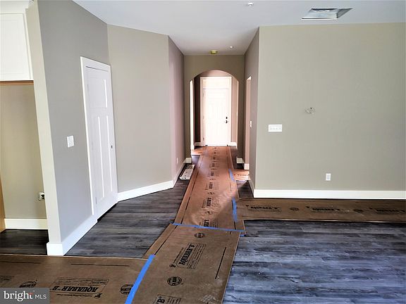 4th image of 210 W Main St