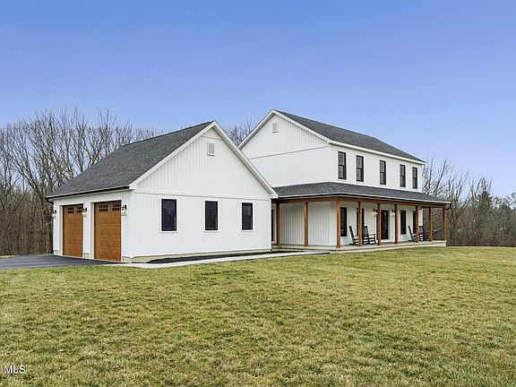 3rd image of 875 Ridge Road