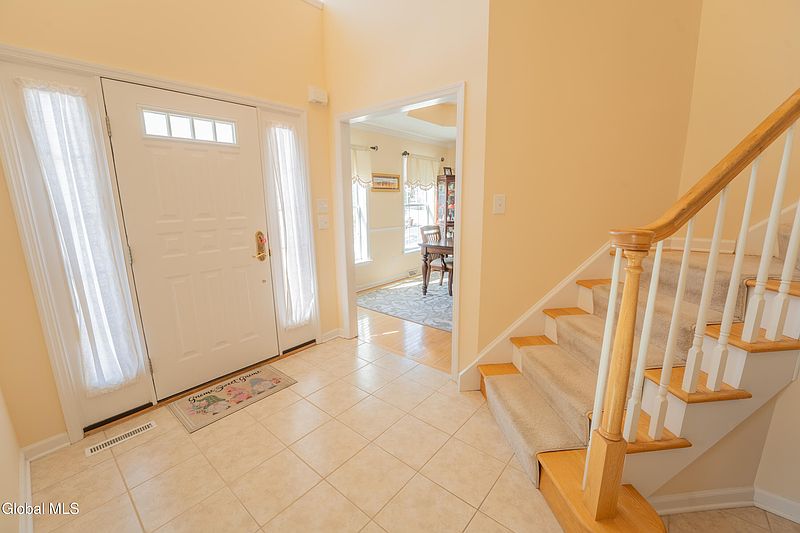 5th image of 33 Aster Drive