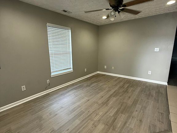 2nd image of 407 Ash St