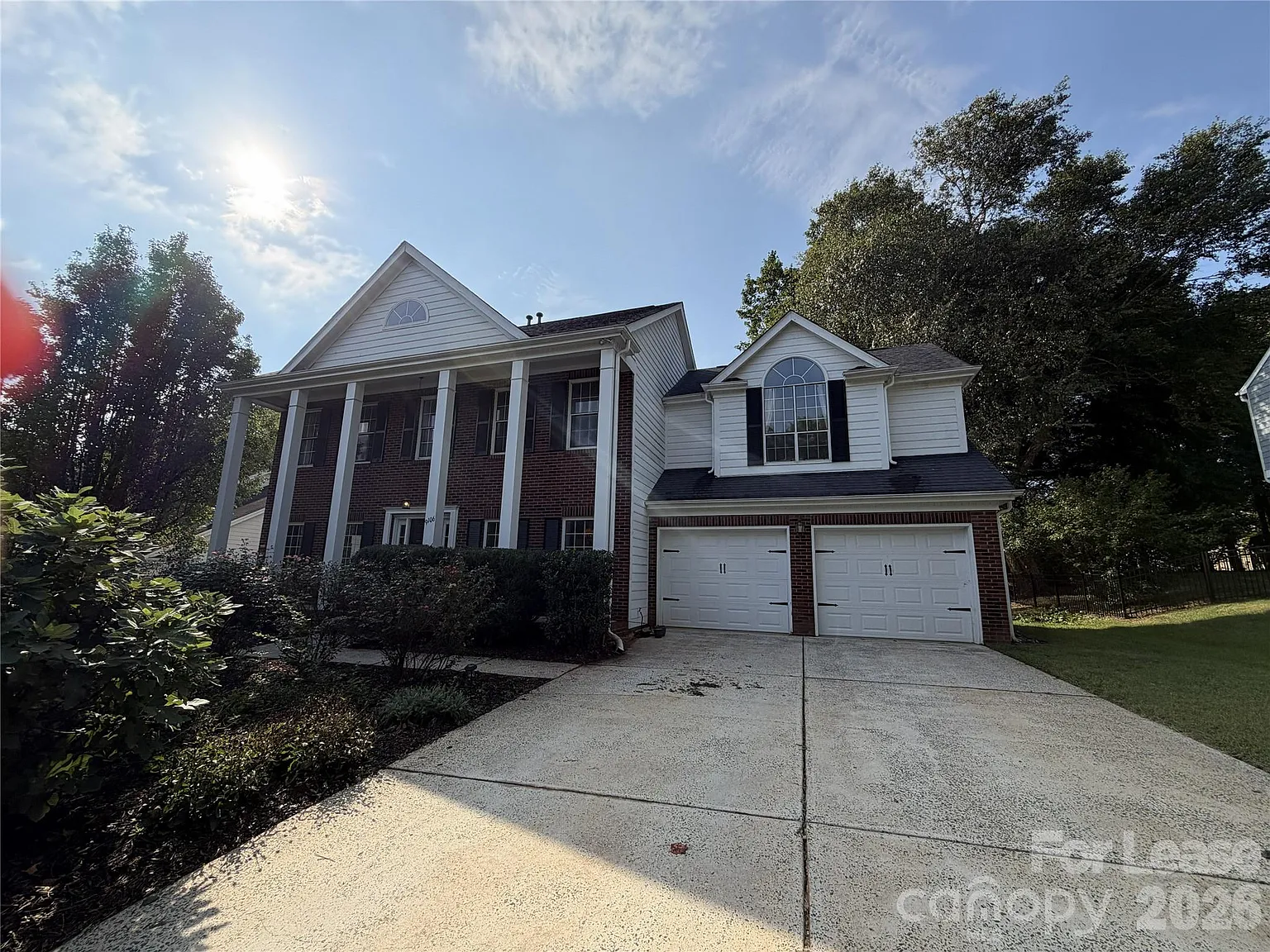4 bed, 2.5 bath, 2302 sqft, $2,600 — Photo 1