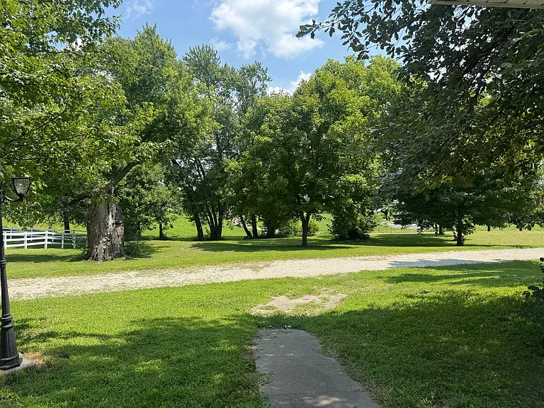 7357 SE US Highway 169 — Photo 3