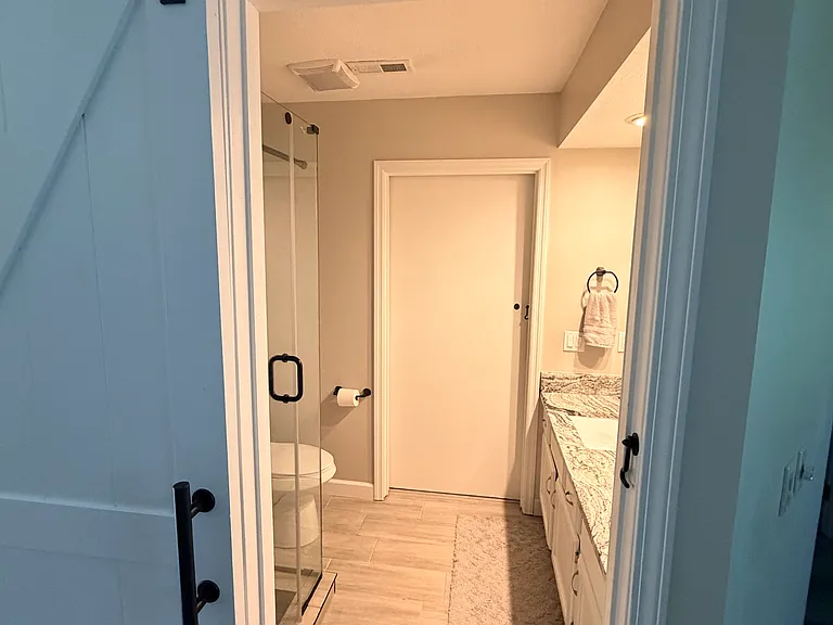 5860 Locbury Ln — Photo 10