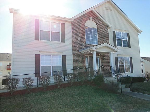 3rd image of 712D Harbor Woods Dr