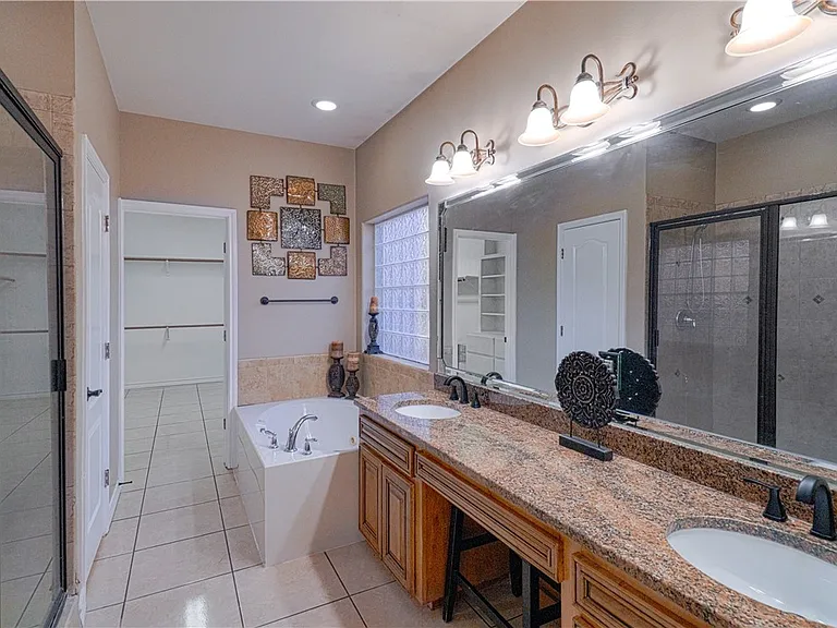 6842 Old Square Dr — Photo 16