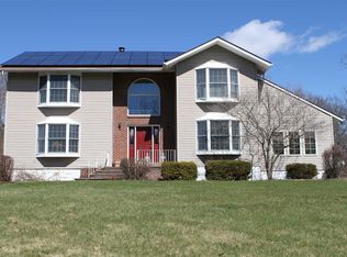 2 Cronomer Heights Dr, Newburgh, NY 12550