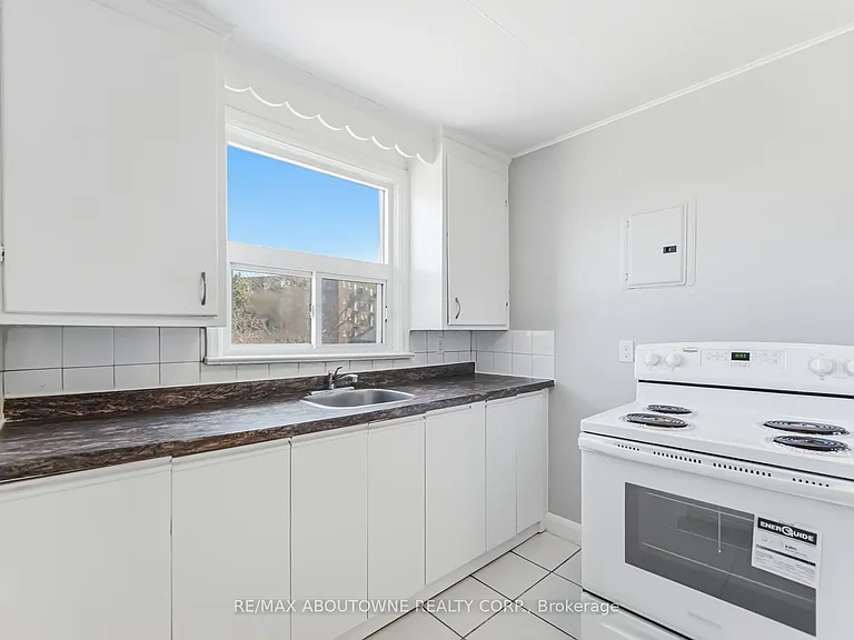 1047 Churchill Ave E #5 — Photo 18