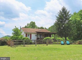 13782 Crest Hill Rd, Flint Hill, VA 22627