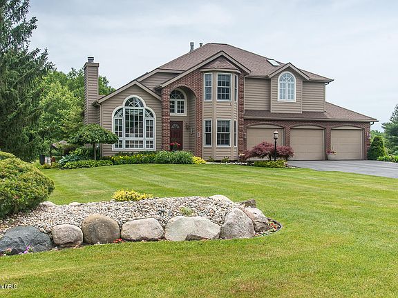 5th image of 123 Tiffany Ln