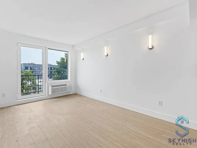 134 Erasmus St #4BB — Photo 5