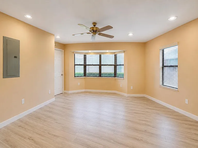 1316 Date Palm Dr #REAR — Photo 7