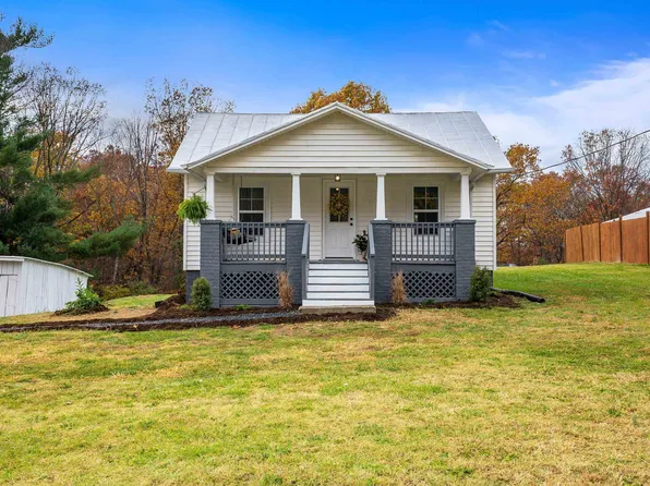 671 Indian Mound Rd, Staunton, VA 24401