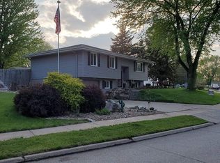 611 Wulf Dr, Eagle, NE 68347