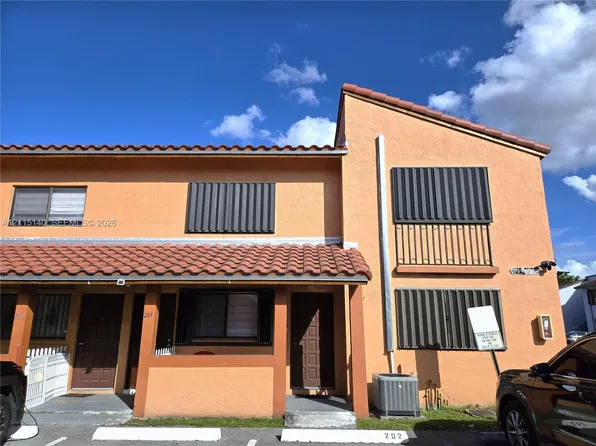 6375 W 27th Way APT 201, Hialeah, FL 33016