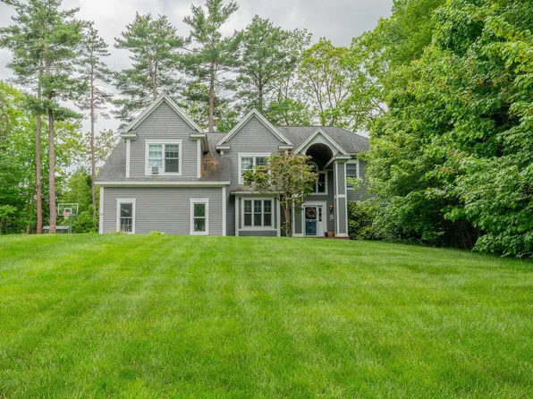 24 Surrey Lane, Falmouth, ME 04105