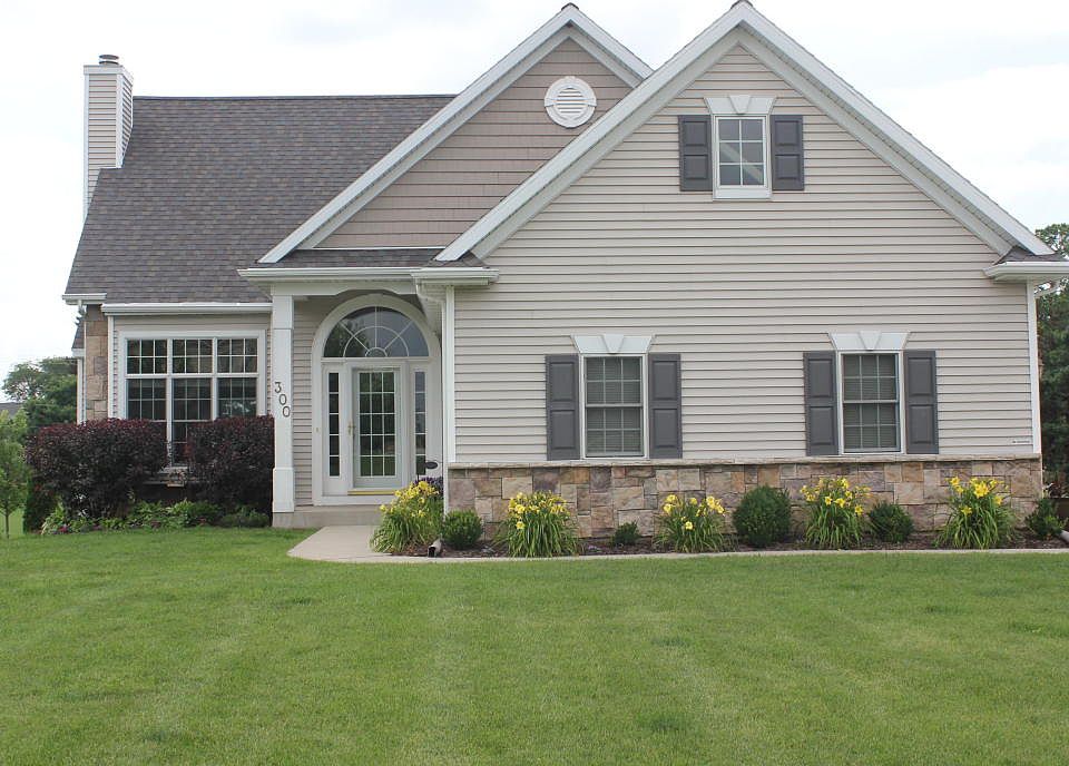 1st image of 300 Parkview Cir