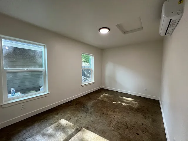 205 W 20th St — Photo 14