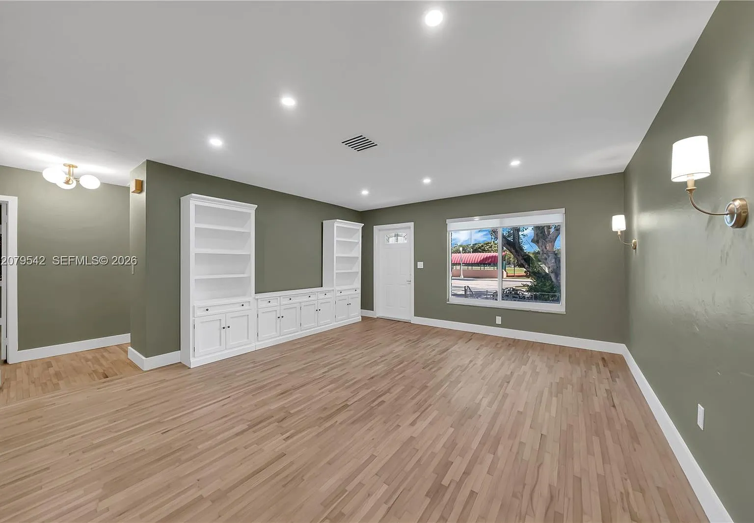 2 bed, 2088 sqft, $5,250 — Photo 2