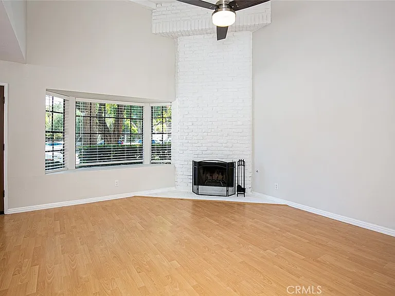 402 El Centro St — Photo 7