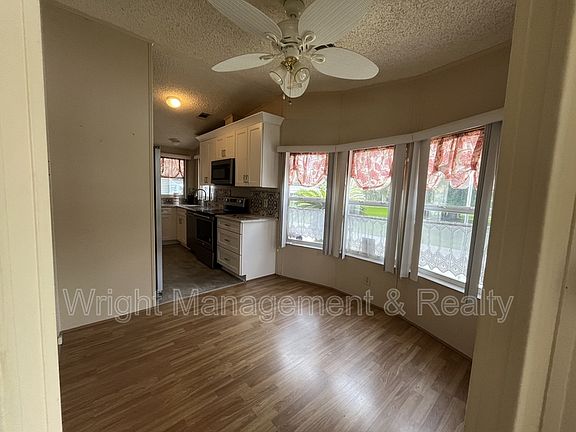 4th image of 38202 Woodgate Ln