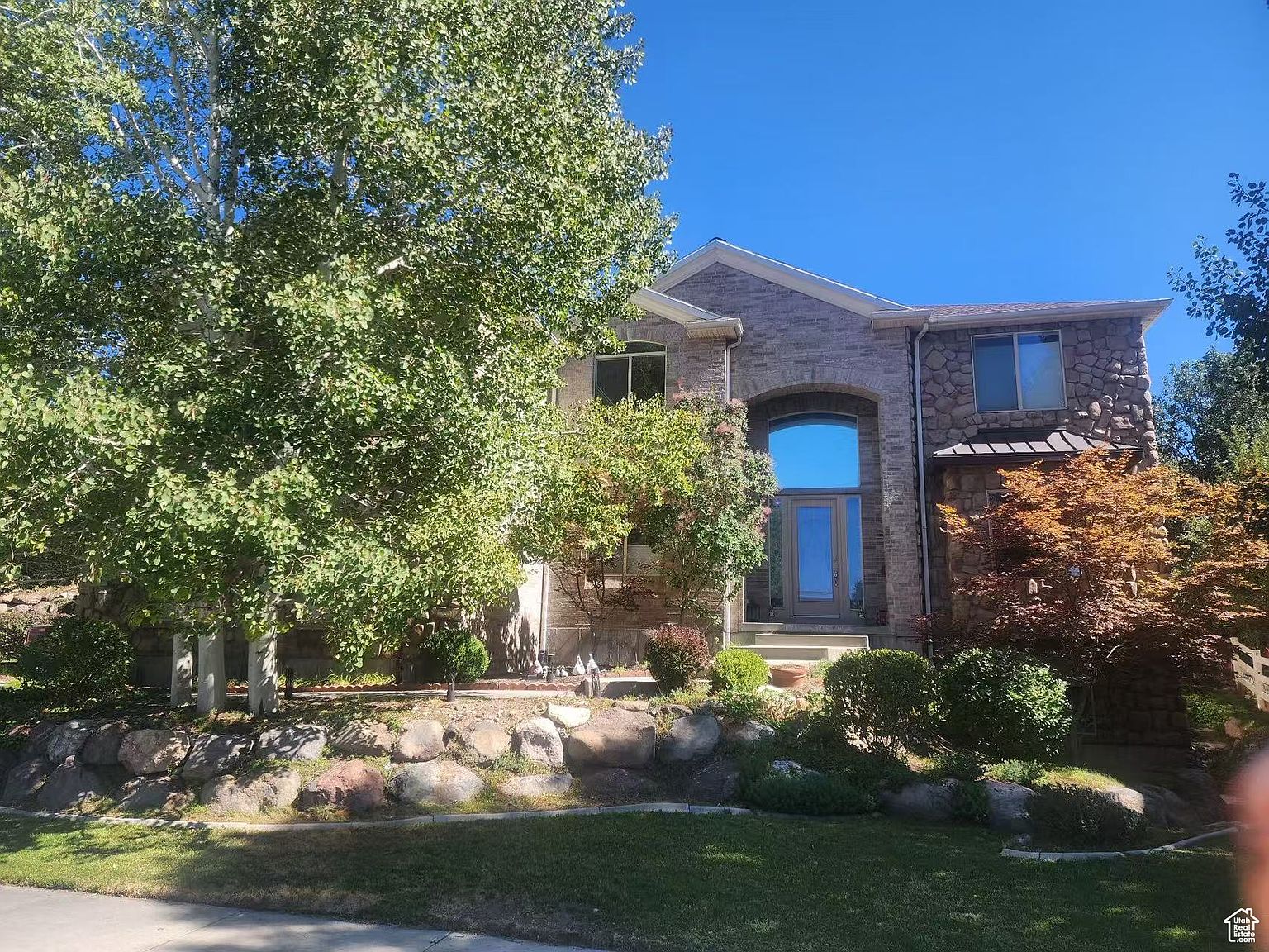 676 E Rocky Mouth Ln