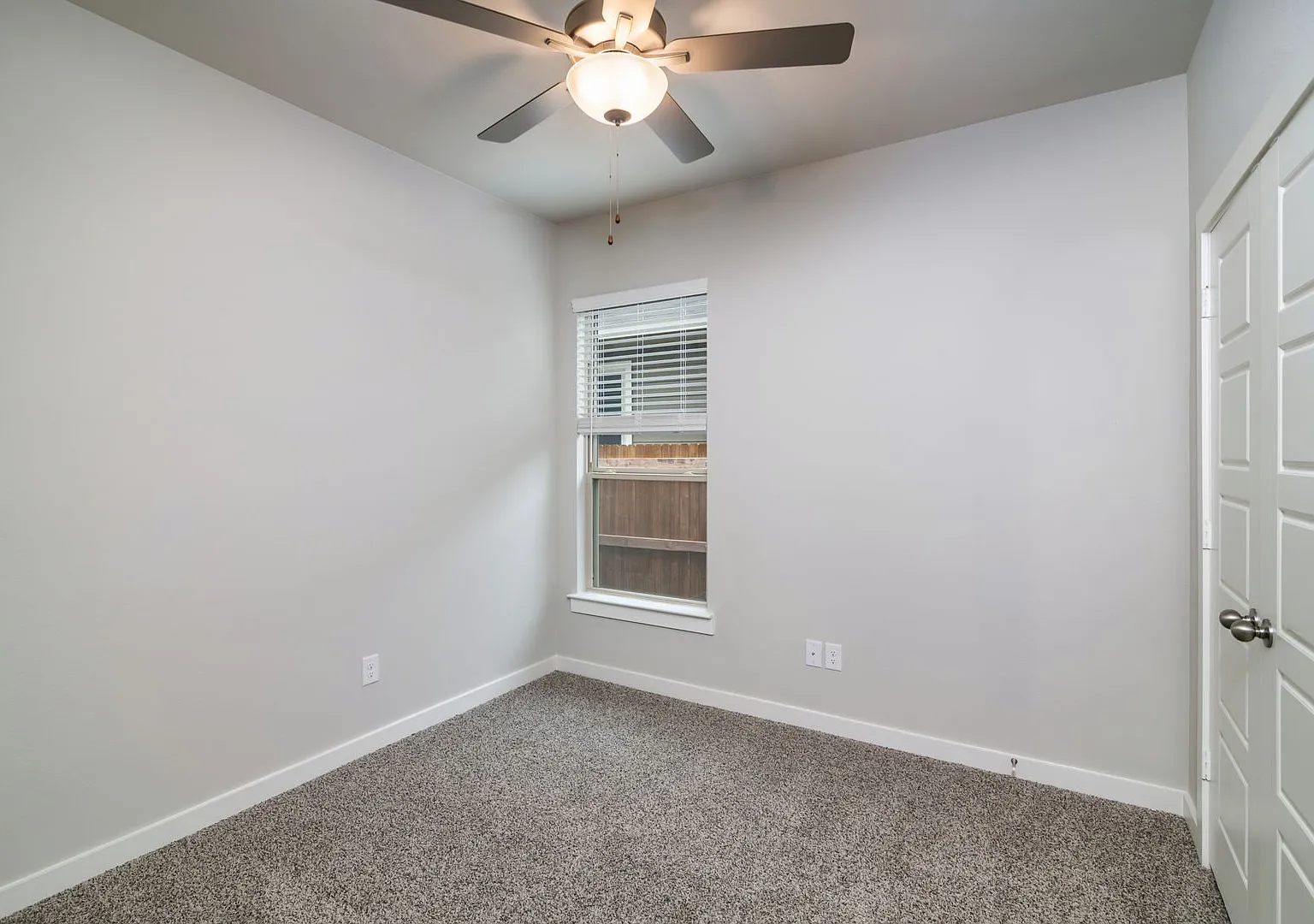 Gorgeous 3 Bedroom Duplex Located In Midlothian Isd! — Photo 1