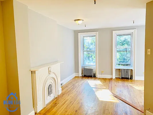 Rented by Blue Egg Realty Corp | media 31