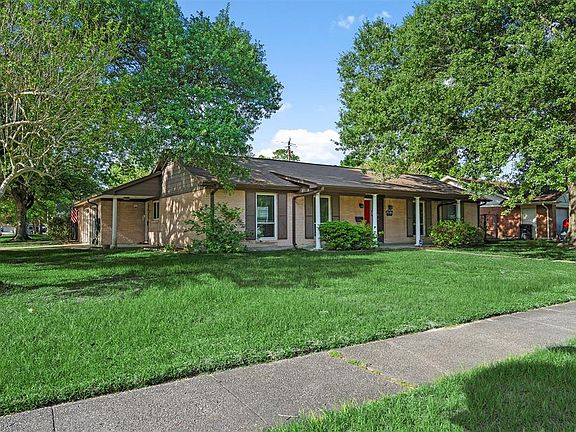 3rd image of 922 Hidden Valley Dr