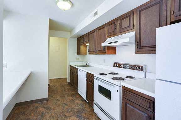 1 Bedroom Unit - Kitchen - All Appliances Included