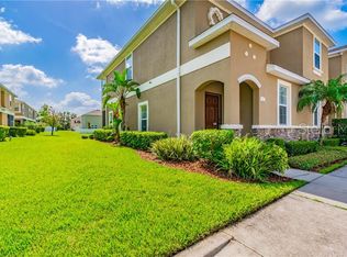 1915 Greenwood Valley Dr, Plant City, FL 33563