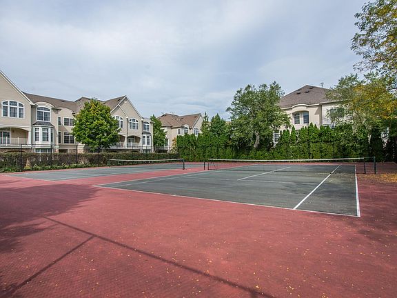 5th image of 214 Kensington Ln #214