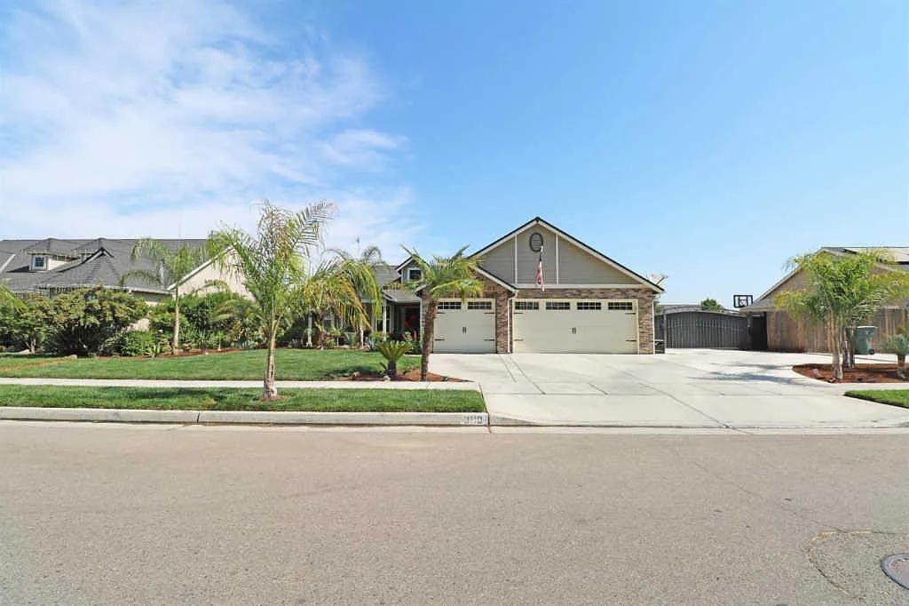 3110 W Modoc Ave photo 1