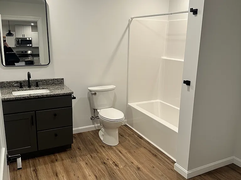 211 Main St #105 — Photo 8