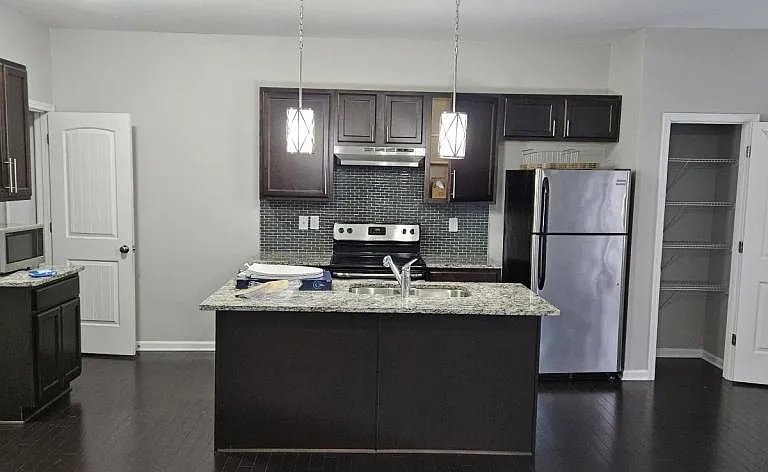 7676 Glade Trl — Photo 9