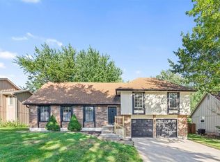 1700 SW 22nd St, Blue Springs, MO 64015