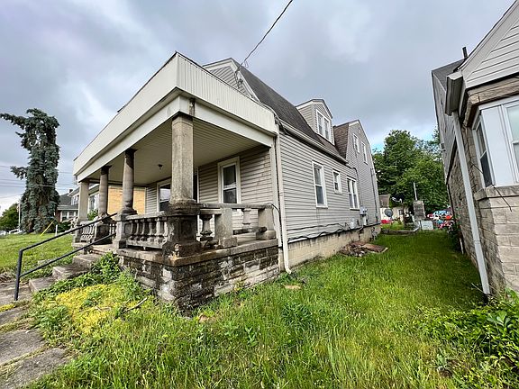 2nd image of 221 N 14th St