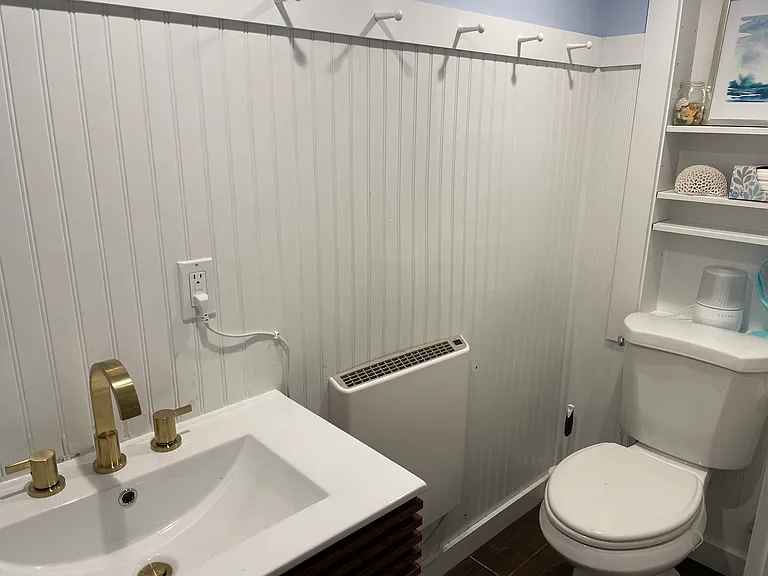110 Taylor Ave — Photo 12