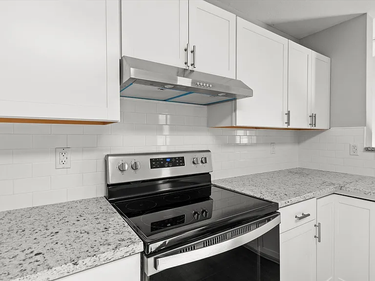 341 Mertle Dr NE — Photo 11