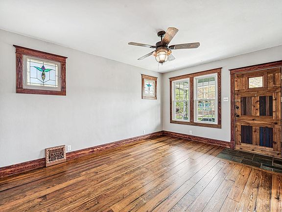2nd image of 5721 Leona St
