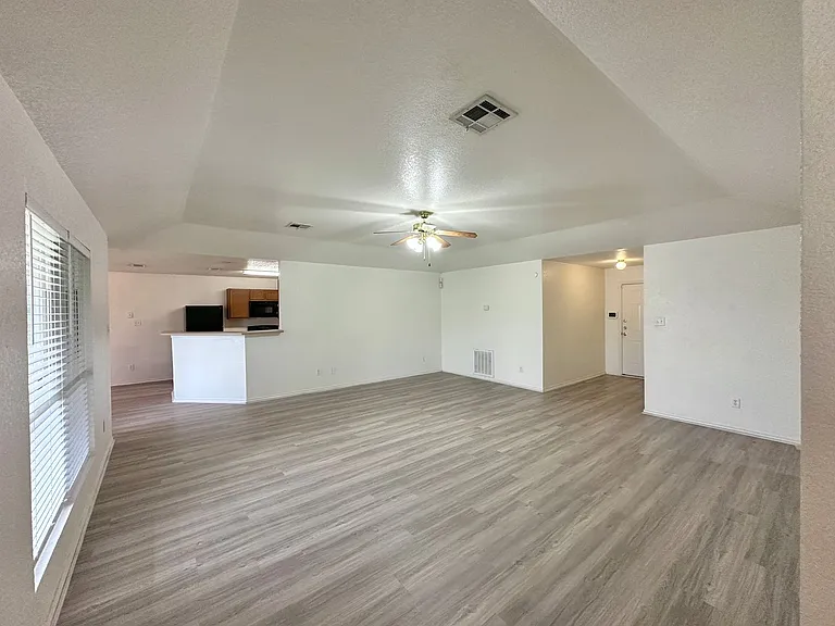 5309 Holster Dr — Photo 5