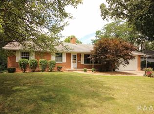 5009 N Mansfield Dr, Peoria, IL 61614