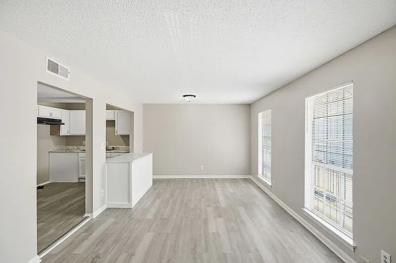 2 bed, 1.0 bath, 900 sqft, $799 — Photo 4