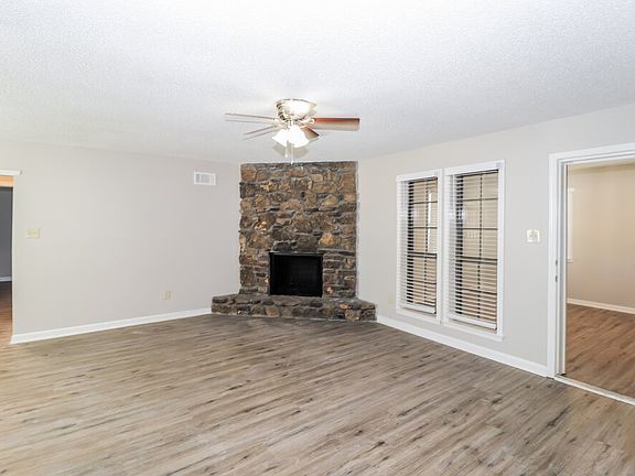 5th image of 2705 Van Leer Dr